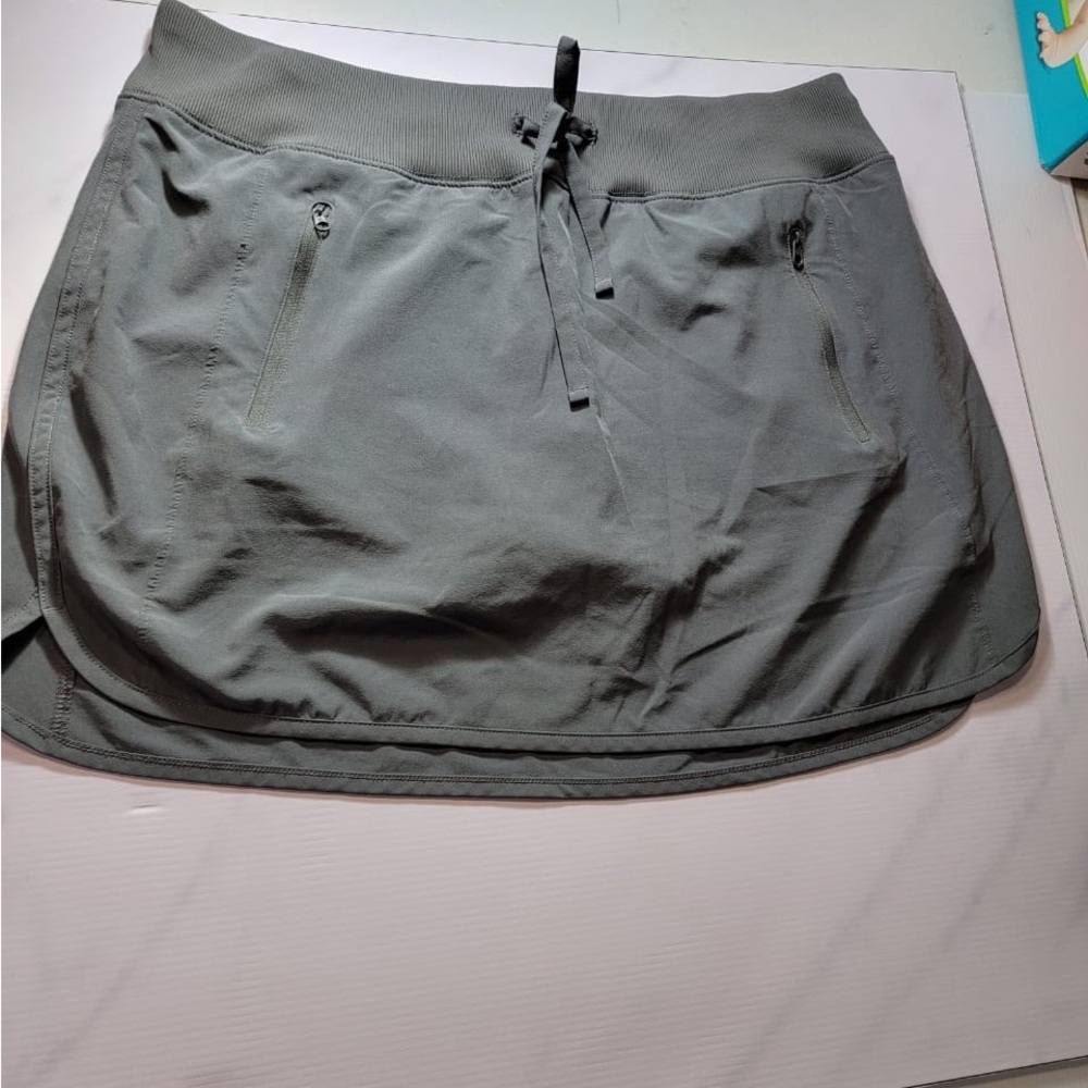 Magellan Outdoors Gray Mini Skirt Athletic Casual